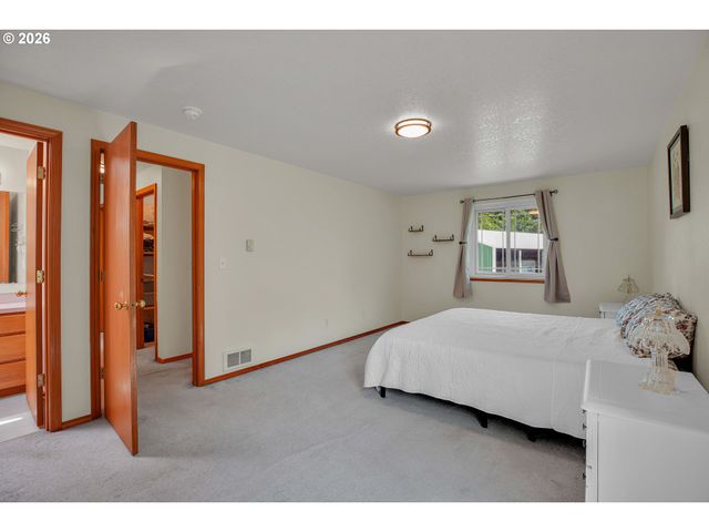 23044 S REDLAND Rd, Estacada, OR 97023