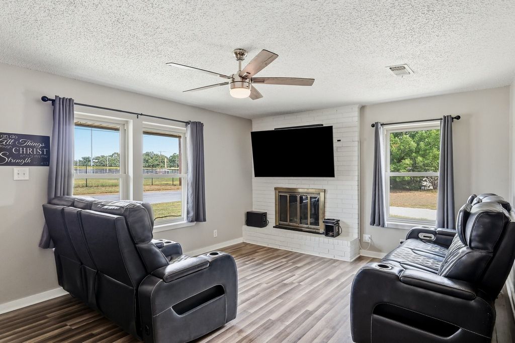 1512 Cobb Street, Bridgeport, TX 76426 — photo 4