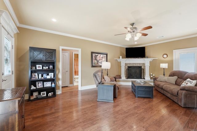 31 Bowling Ln, Conway, AR 72032