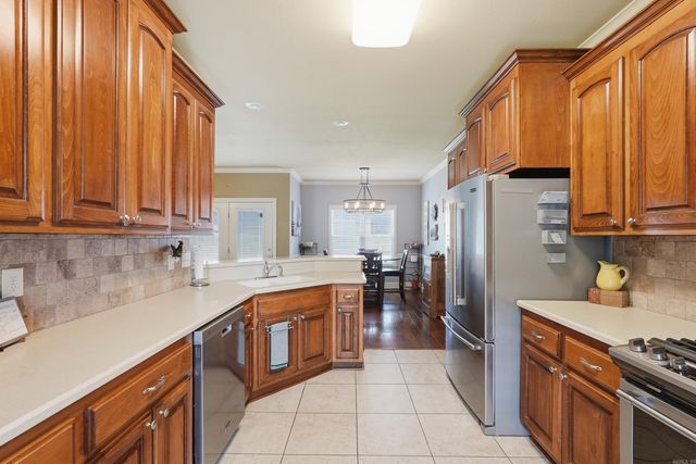 31 Bowling Ln, Conway, AR 72032