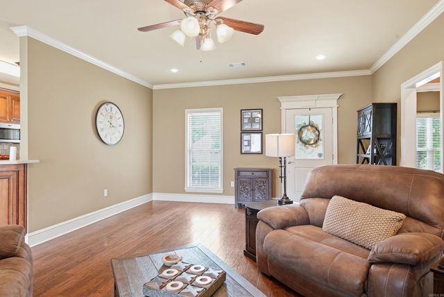 31 Bowling Ln, Conway, AR 72032