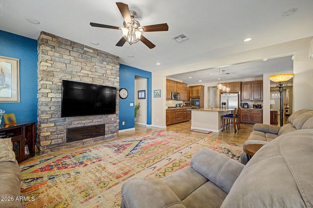 10561 E PIVITOL Avenue, Mesa, AZ 85212