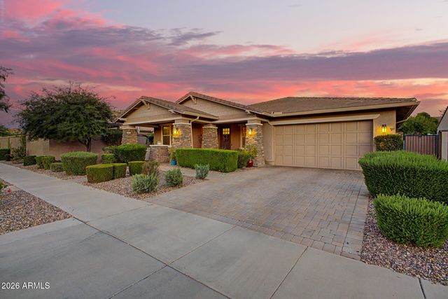 10561 E PIVITOL Avenue, Mesa, AZ 85212