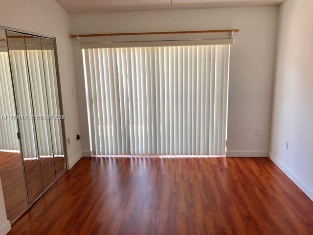 5758 NW 97th Pl 0, Doral, FL 33178