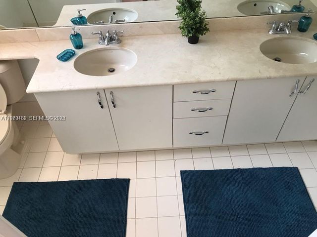 5758 NW 97th Pl 0, Doral, FL 33178