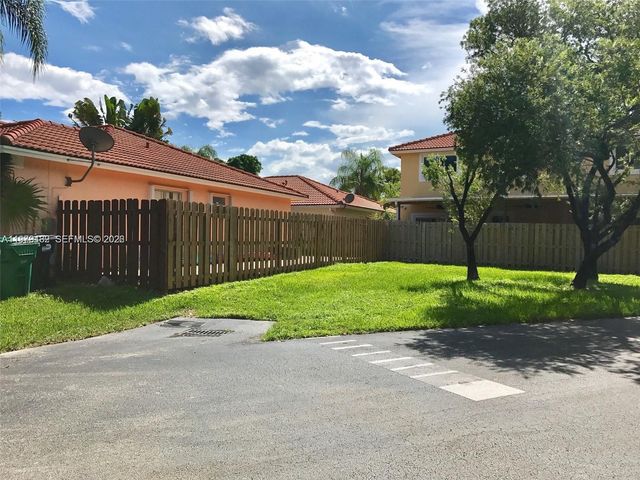 5758 NW 97th Pl 0, Doral, FL 33178