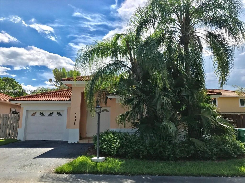 5758 NW 97th Pl 0, Doral, FL 33178