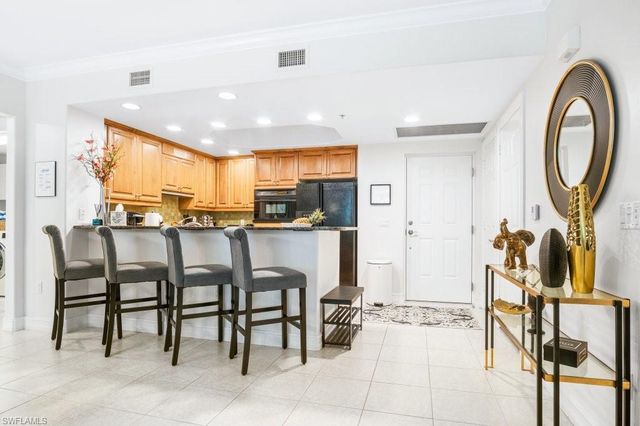 2728 Tiburon BLVD E A-203, Naples, FL 34109
