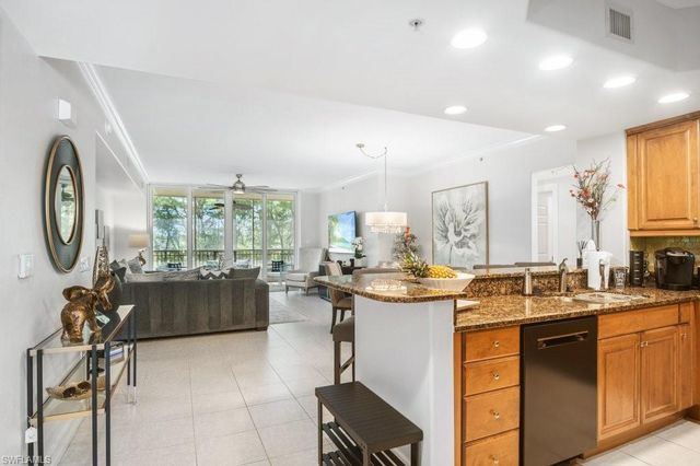 2728 Tiburon BLVD E A-203, Naples, FL 34109