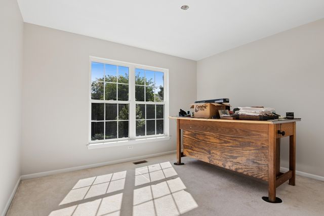 1121 E Danbury Drive, Cary, IL 60013
