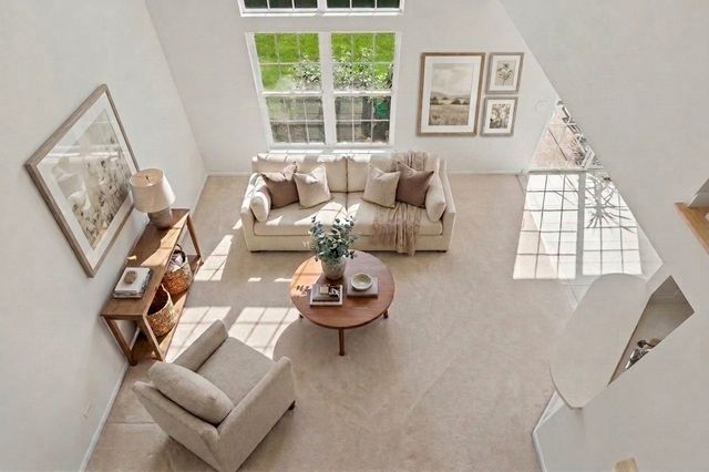 1121 E Danbury Drive, Cary, IL 60013