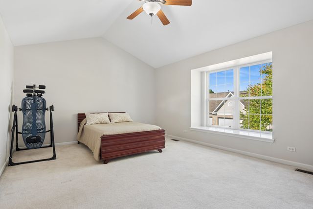 1121 E Danbury Drive, Cary, IL 60013