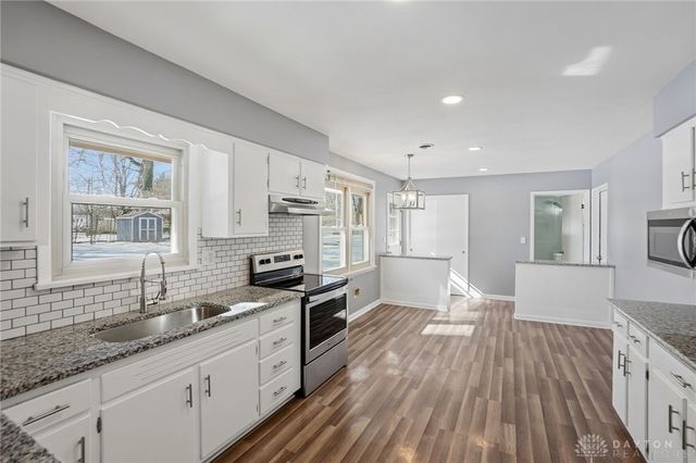 1040 Grove Hill Drive, Beavercreek, OH 45434