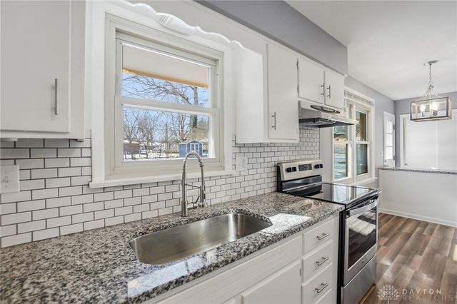 1040 Grove Hill Drive, Beavercreek, OH 45434