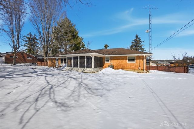 1040 Grove Hill Drive, Beavercreek, OH 45434