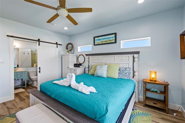 1998 Avenue G, Crystal Beach, TX 77650