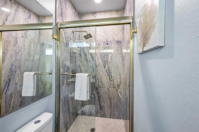 1998 Avenue G, Crystal Beach, TX 77650