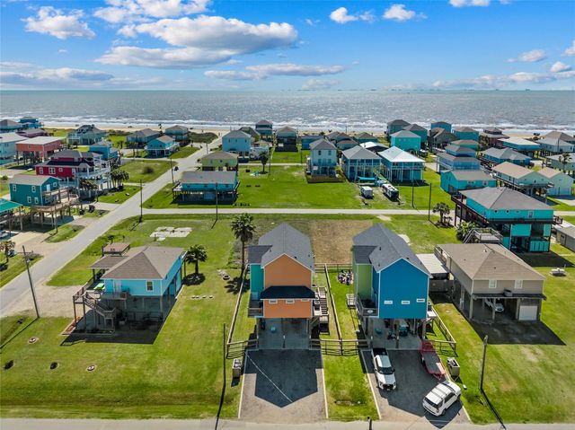 1998 Avenue G, Crystal Beach, TX 77650