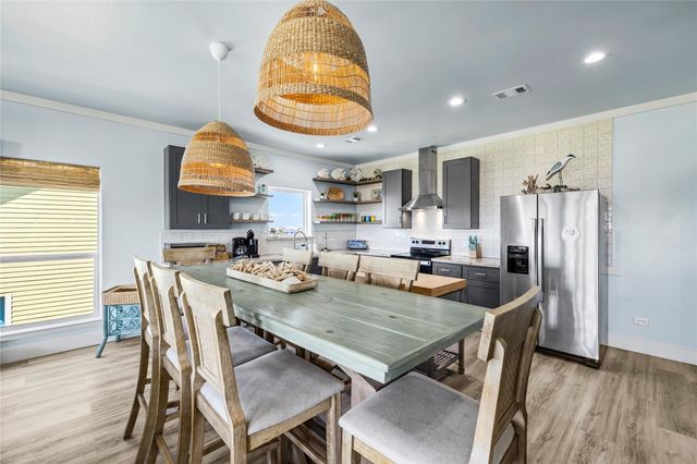 1998 Avenue G, Crystal Beach, TX 77650