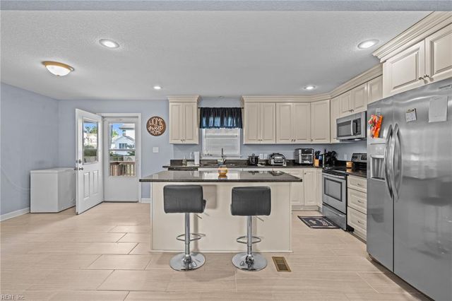 219 Martha Lee DR, Hampton, VA 23666