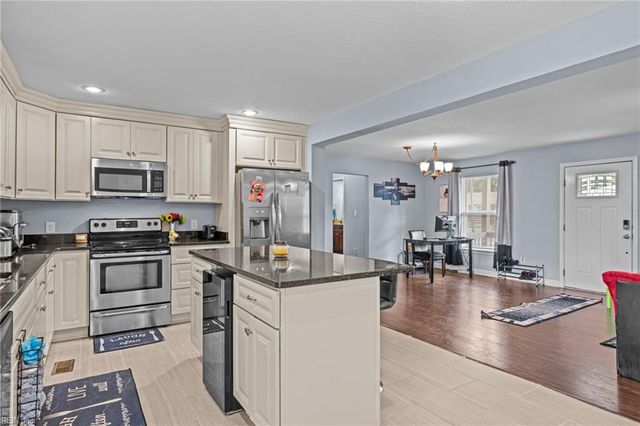 219 Martha Lee DR, Hampton, VA 23666