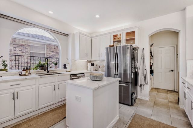 9709 Fairway Vista Drive, Rowlett, TX 75089