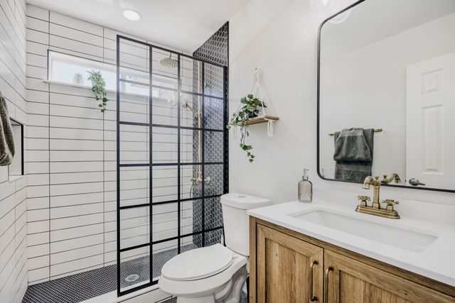 9709 Fairway Vista Drive, Rowlett, TX 75089