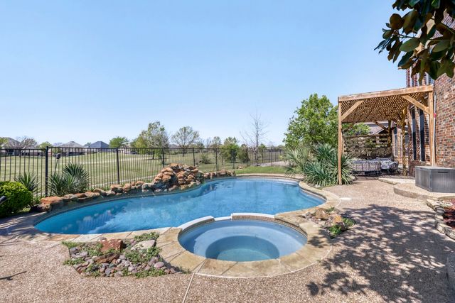 9709 Fairway Vista Drive, Rowlett, TX 75089