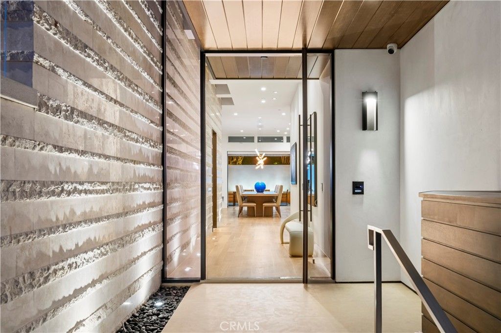 621 Malabar Drive, Corona Del Mar, CA 92625 — photo 2