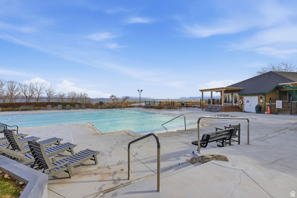 Image 16 of property listing at 133 WATSON DR, Saratoga Springs, UT 84045