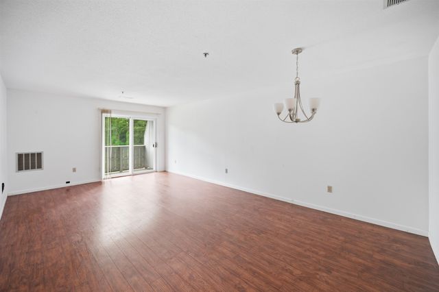 117 Cluff Crossing Rd Apt 29, Salem, NH 03079