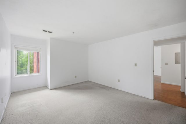 117 Cluff Crossing Rd Apt 29, Salem, NH 03079