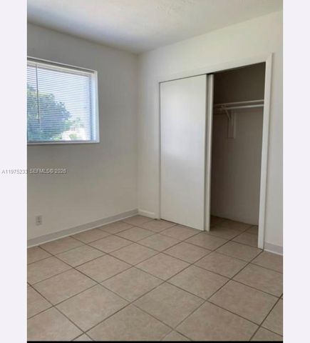 401 SW 8th St A, Hallandale Beach, FL 33009