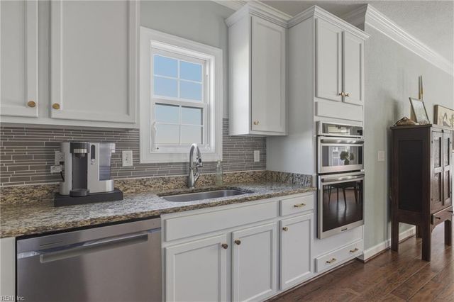 1912 Channing LN, Virginia Beach, VA 23456