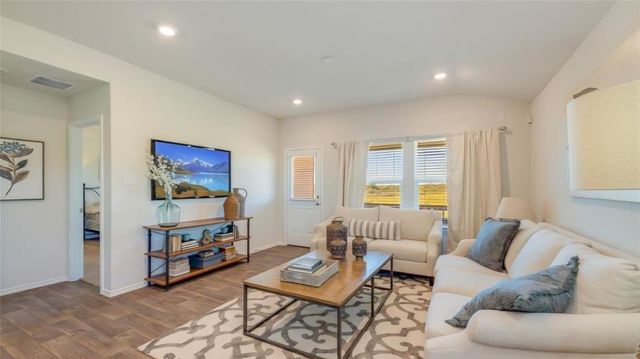 2825 Brogan CRK, New Braunfels, TX 78130