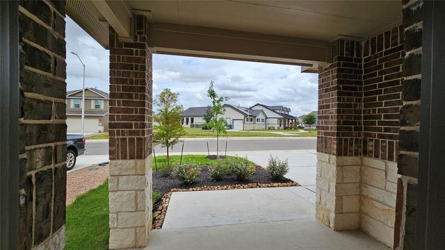 2825 Brogan CRK, New Braunfels, TX 78130