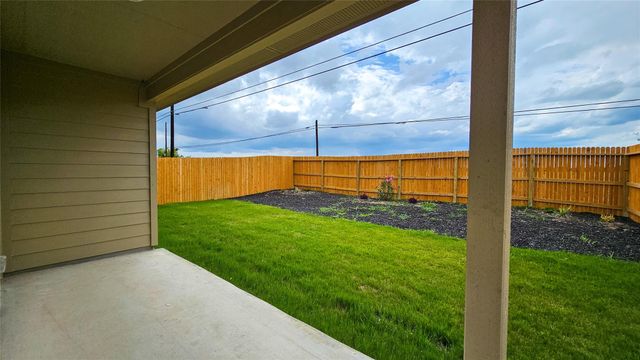 2825 Brogan CRK, New Braunfels, TX 78130