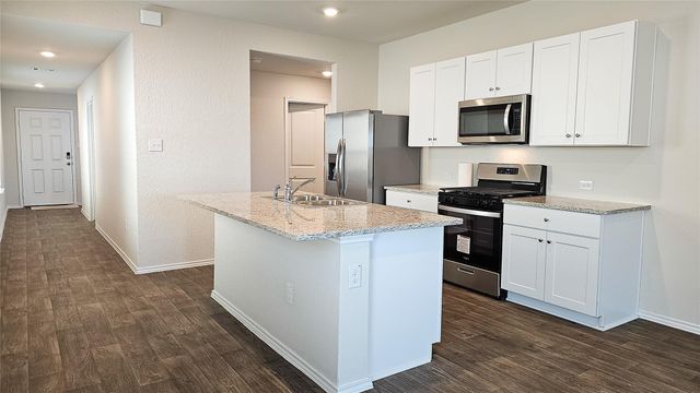 2825 Brogan CRK, New Braunfels, TX 78130