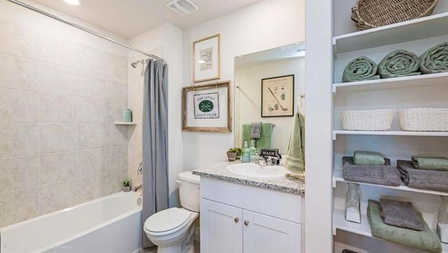 2825 Brogan CRK, New Braunfels, TX 78130