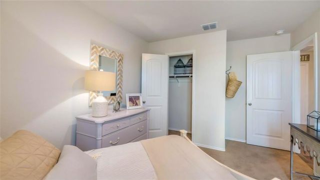 2825 Brogan CRK, New Braunfels, TX 78130