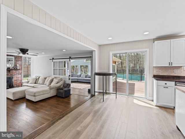 8 FOXWOOD LN, Medford, NJ 08055