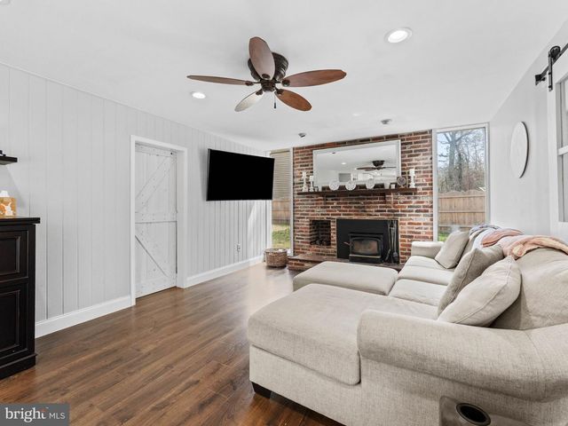 8 FOXWOOD LN, Medford, NJ 08055