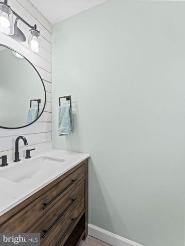 8 FOXWOOD LN, Medford, NJ 08055