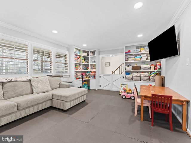 8 FOXWOOD LN, Medford, NJ 08055