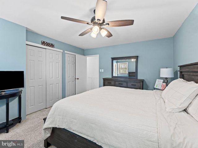 8 FOXWOOD LN, Medford, NJ 08055