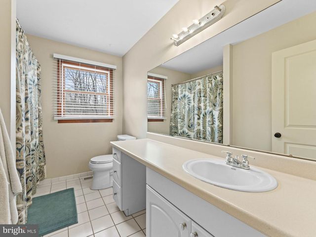 8 FOXWOOD LN, Medford, NJ 08055