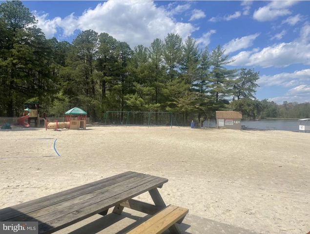 8 FOXWOOD LN, Medford, NJ 08055