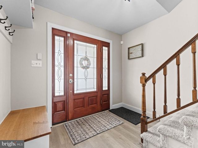 8 FOXWOOD LN, Medford, NJ 08055