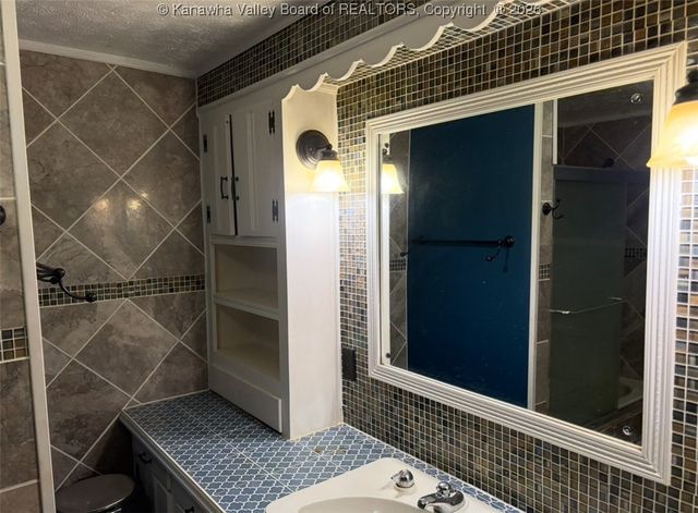 2516 Spring Street, South Charleston, WV 25309