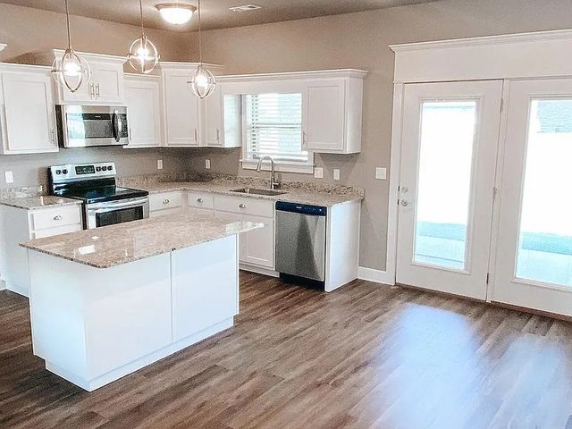 1716 Charismatic Drive, Prairie Grove, AR 72753